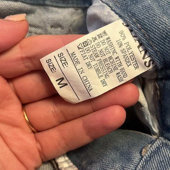 Shorts - Picture 4 of 4